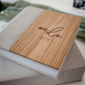 Holzalbum mit personalisiertem Namen